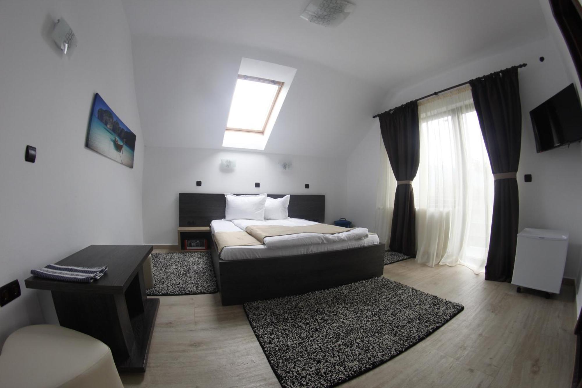 Отель Casa Laur Cu Plaja Privata Колибица Экстерьер фото
